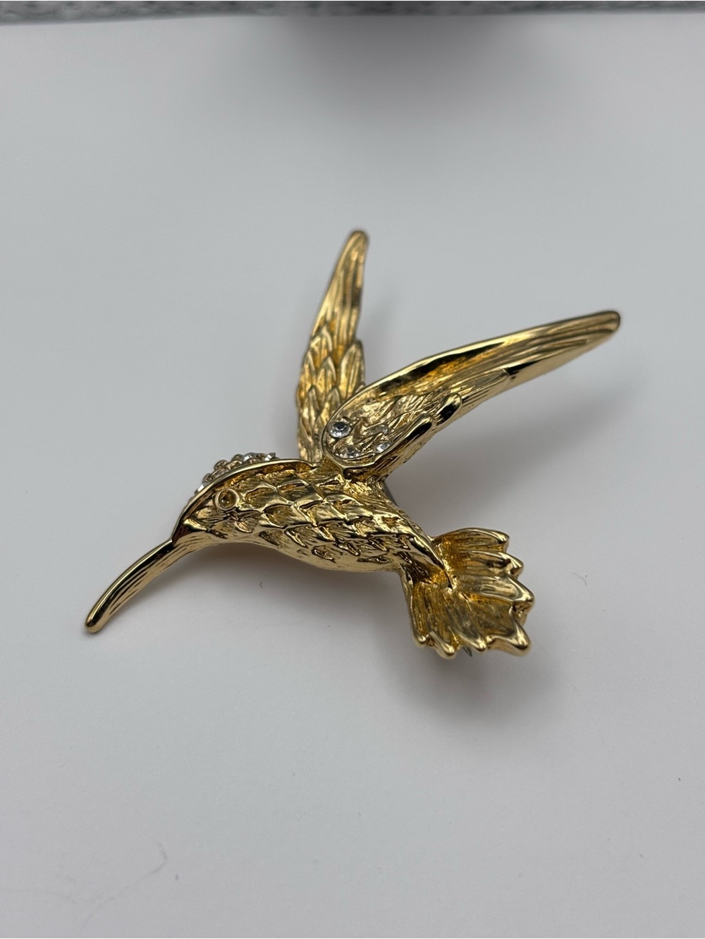 Vintage Gold Tone Rhinestone Hummingbird Brooch - Picture 7 of 12